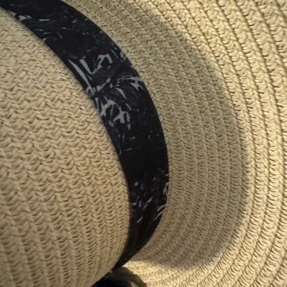 Nine West Cream Sun Hat with Black Trim NEW - Picture 3 of 7